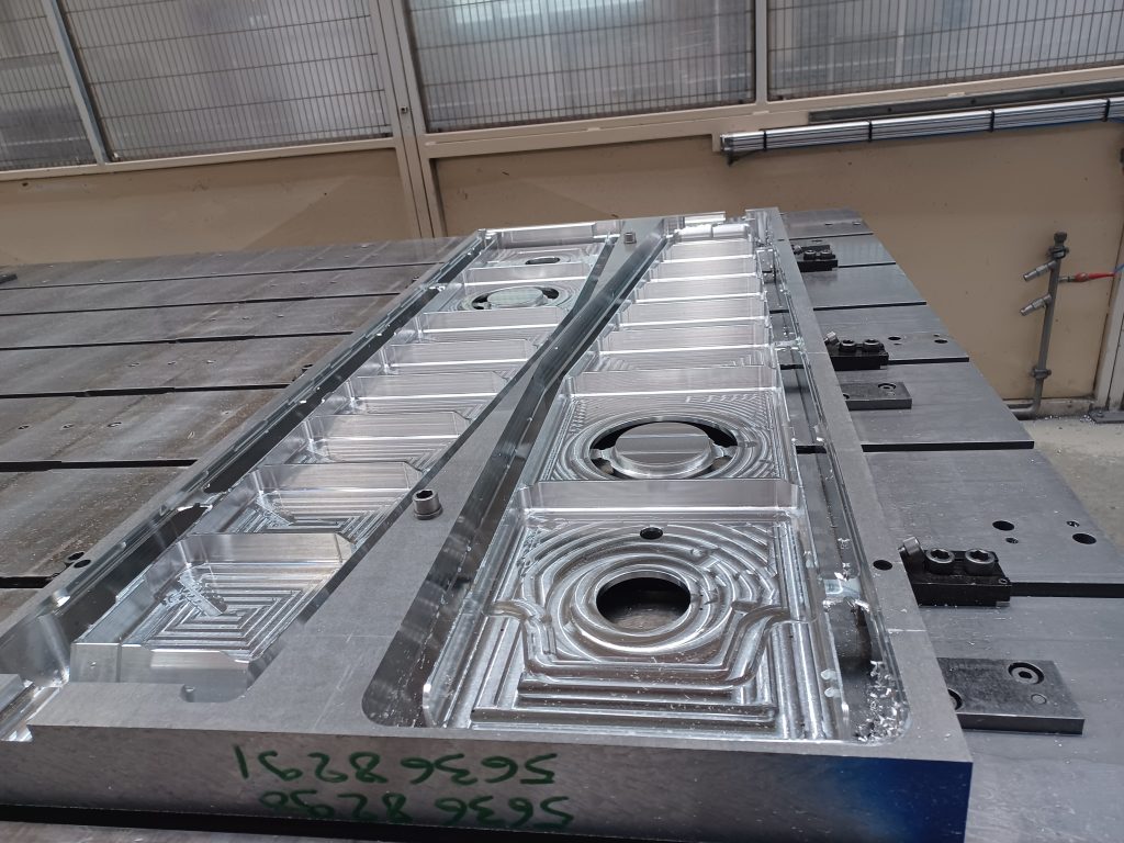 CFAO Pied de cadre aluminium